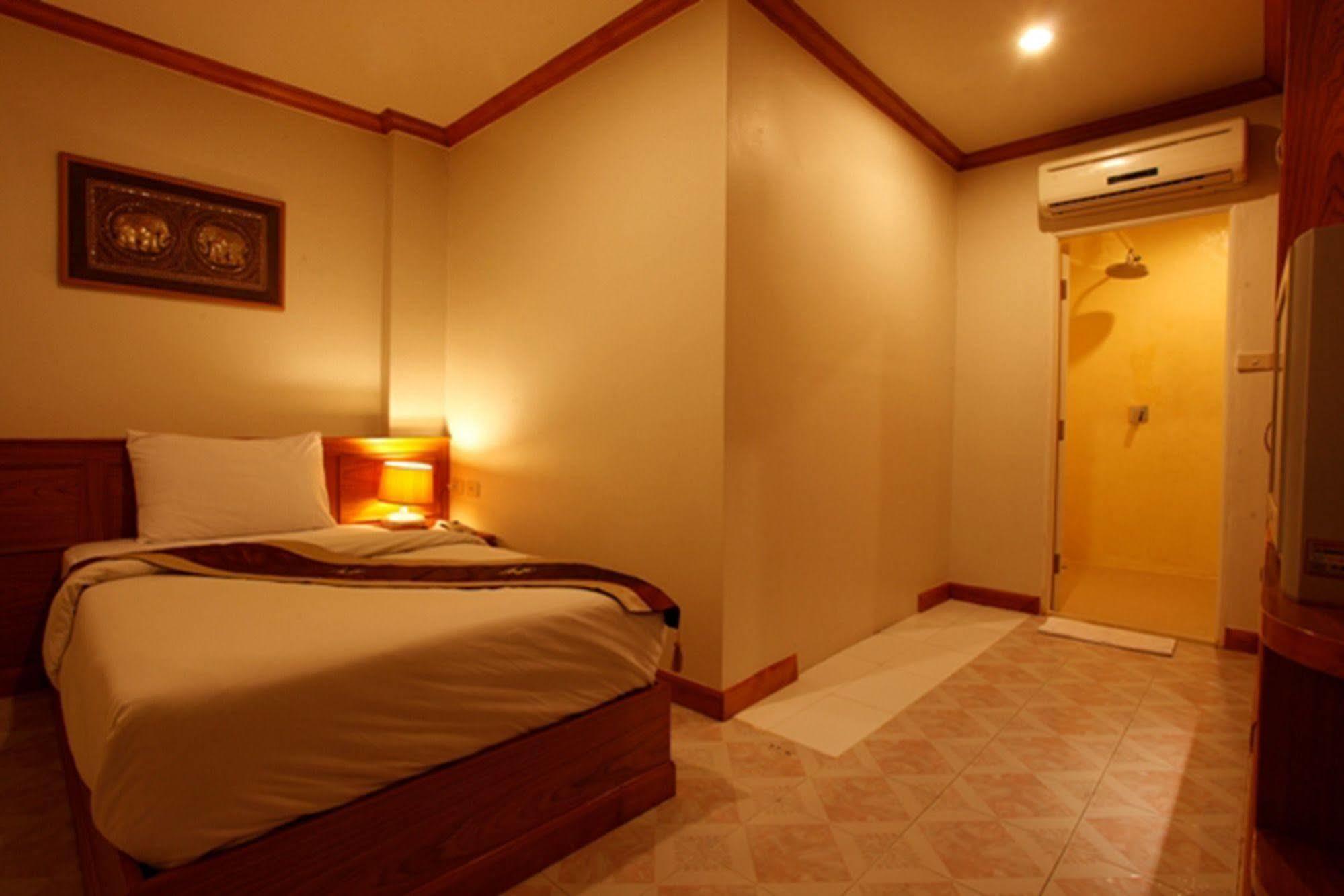 Casa Jip Guesthouse Patong Eksteriør bilde